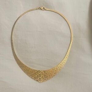 Elegant Gold Textured Collar Necklace